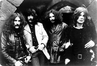 Black Sabbath en 1970 de G à D : Geezer Butler, Tony Iommi, Bill Ward, Ozzy Osbourne